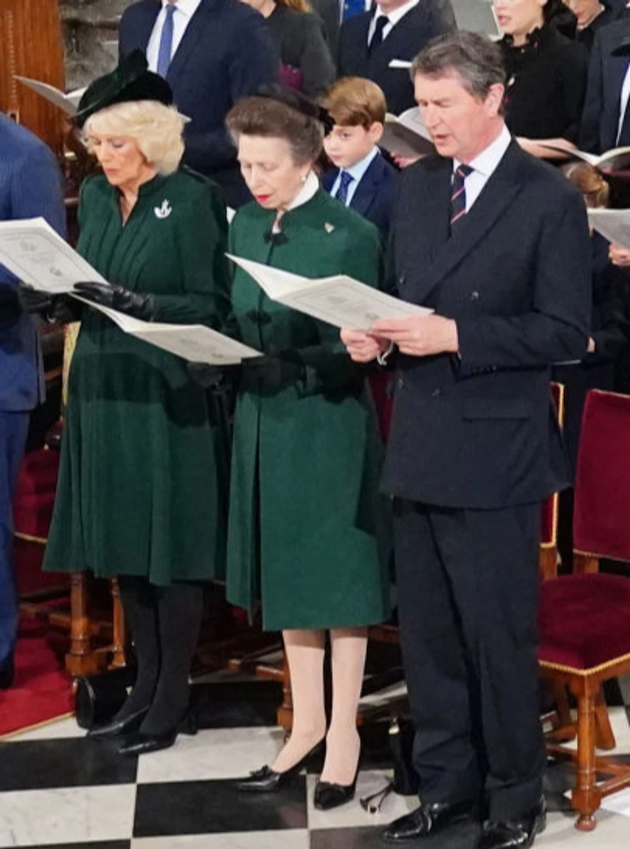 Принцеса Анна вигуляла образ зеленого кольору на честь принца Філіпа