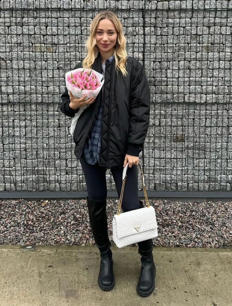 Чорний бомбер на осінь - Катерина Репяхова