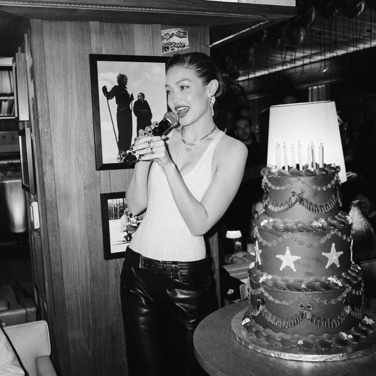 Джіджі Хадід на святковій вечірці