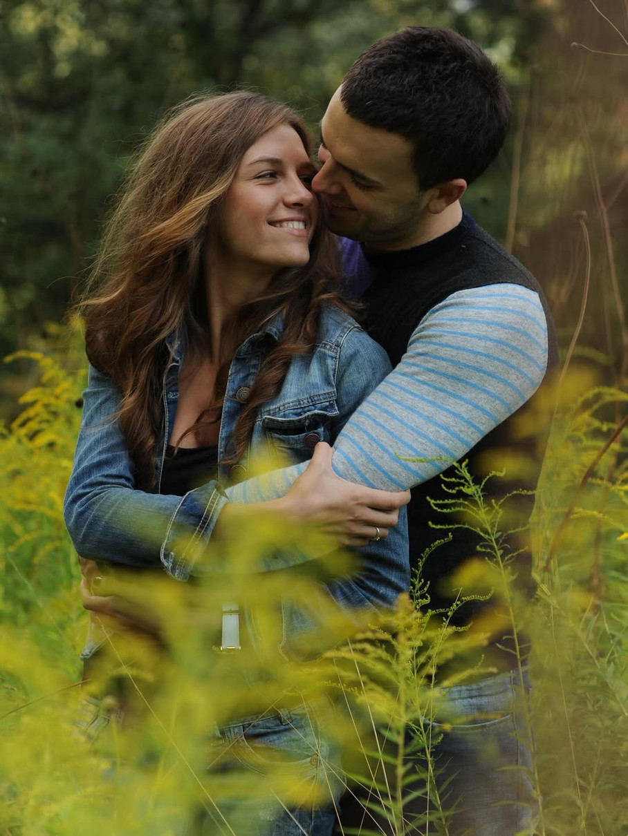 Григорій Решетнік заобіймав дружину на фото