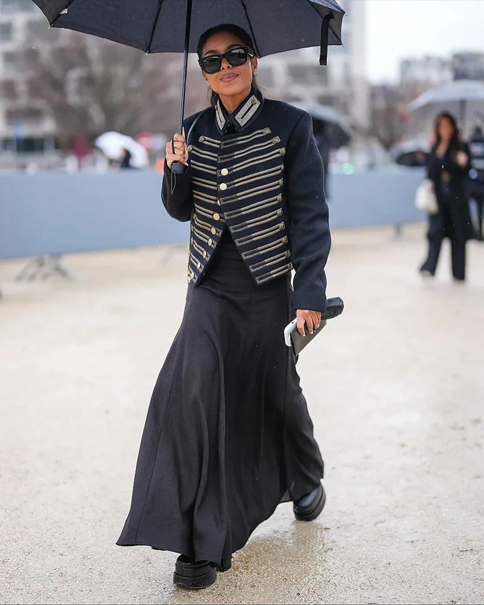 Образ з наполеонівським жакетом і плісированою спідницею