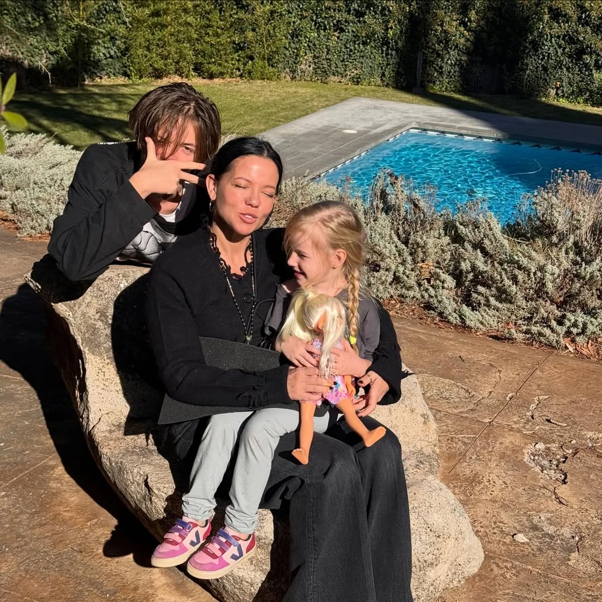 Ірина Горова показалася з сином на спільній прогулянці просто неба