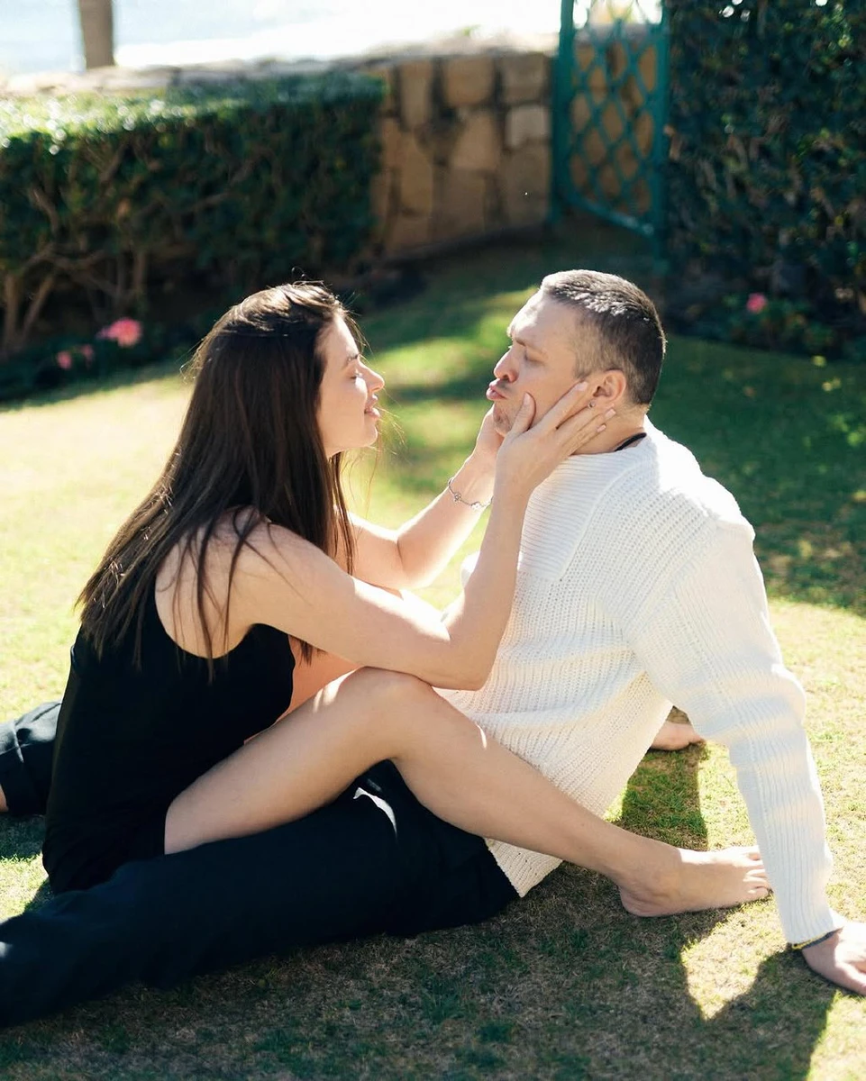 Усики на галявині в Іспанії