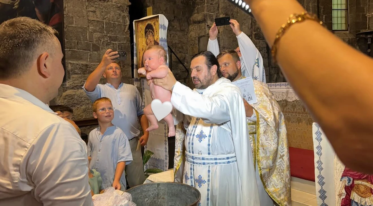 Руслан Маліновський похрестив свого синочка в Італії