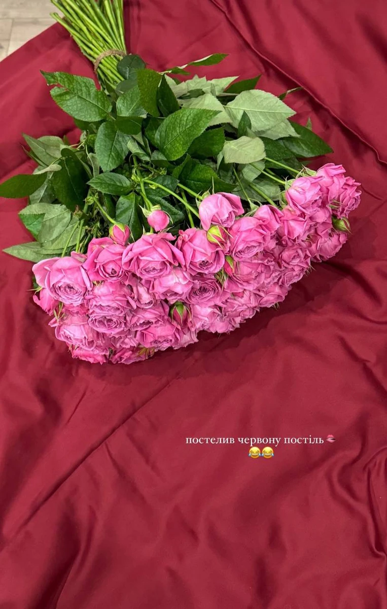 Окрім повітряних куль були ще троянди