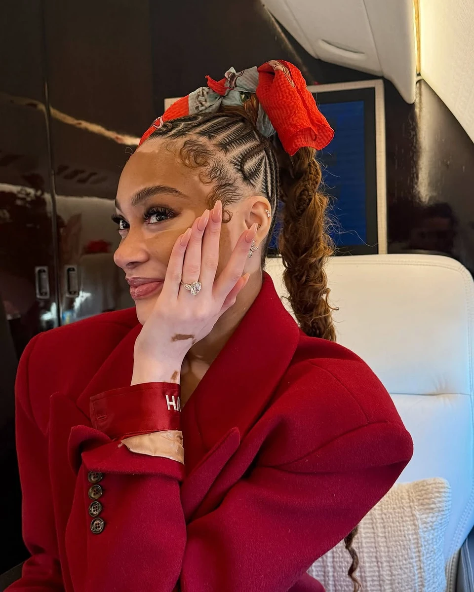 Вінні Харлоу освідчився її коханий