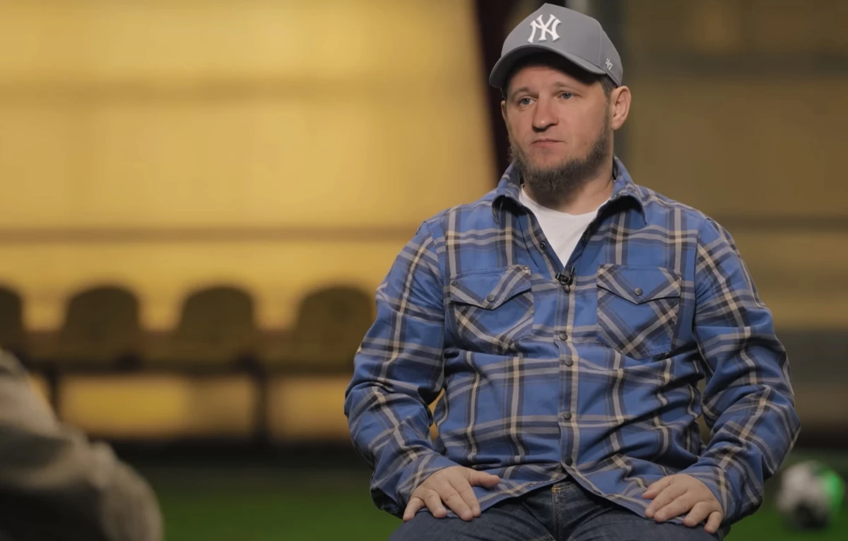 Олександр Алієв пояснив, чому живе разом з колишньою дружиною