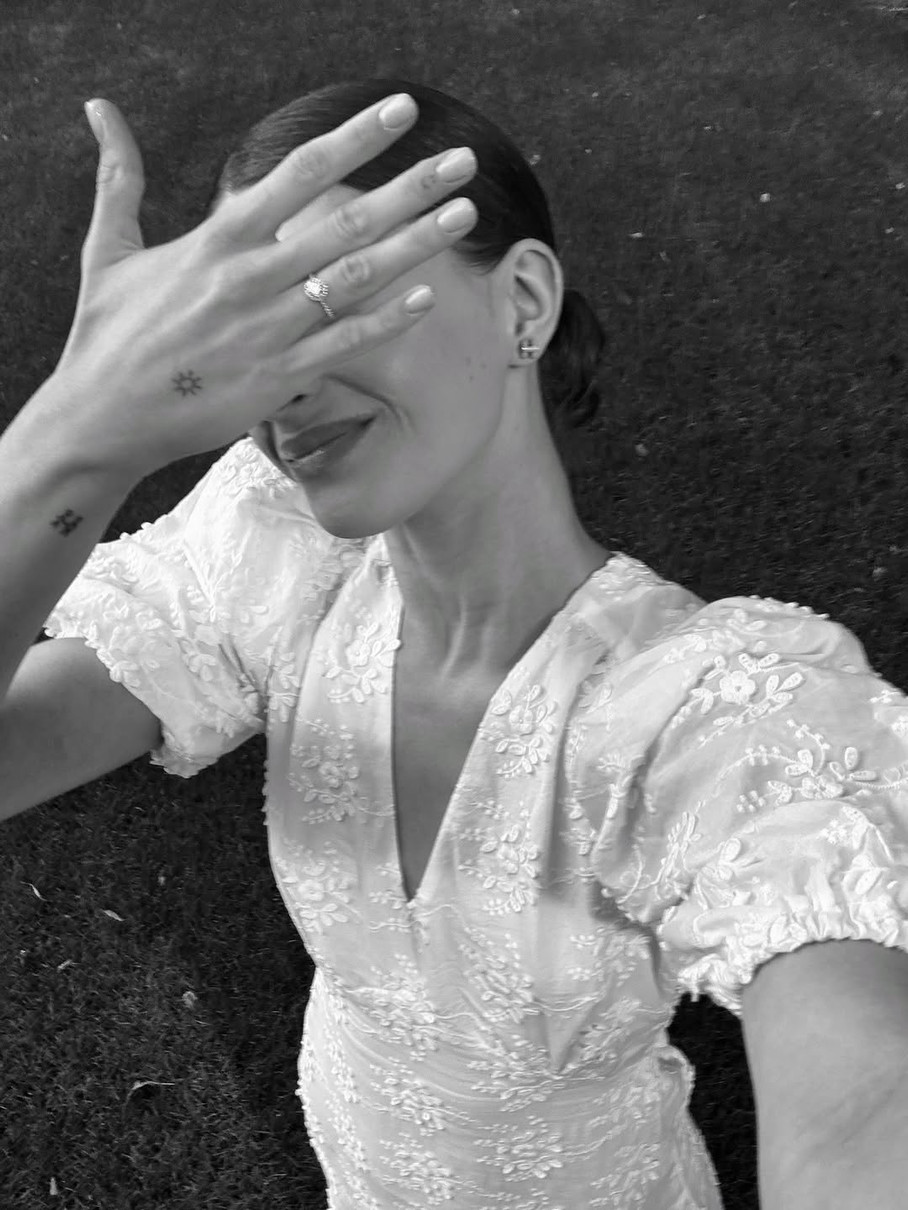 Остапчук показала коштовну каблучку