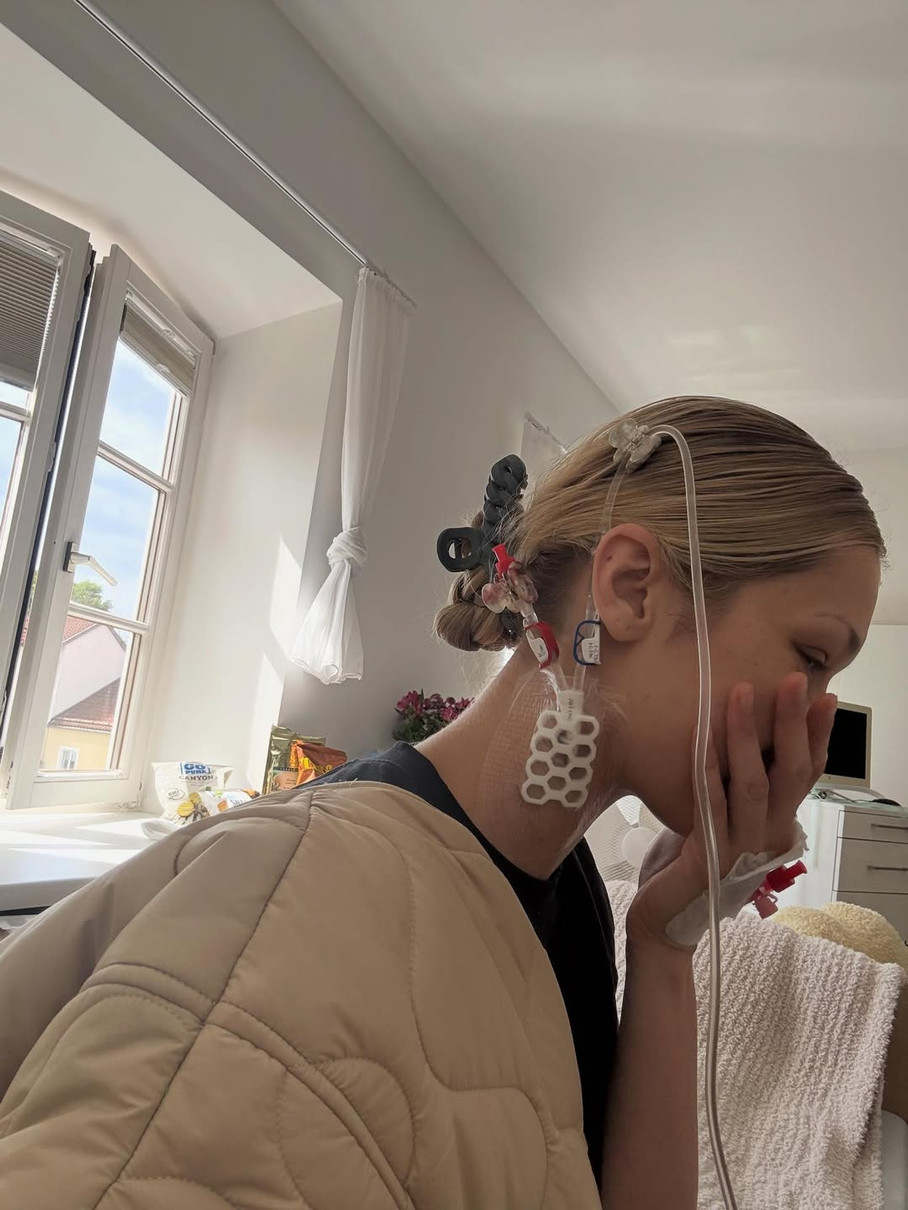 Белла Хадід у лікарні