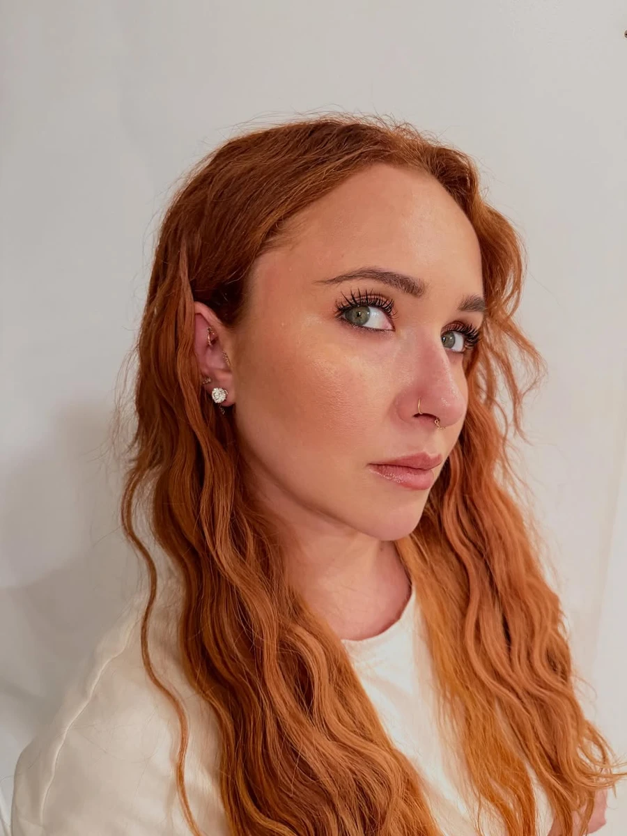 Хейден Пенетьєр похвалилася рудим кольором волосся