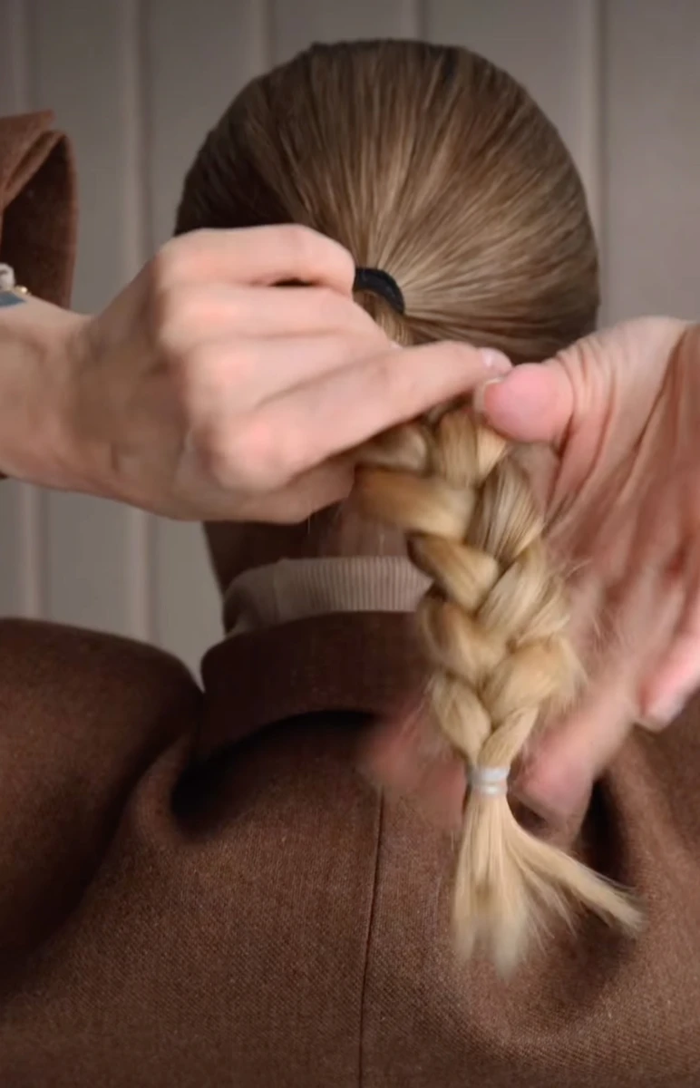 Саша Бо здивувала варіантом стильного пучка