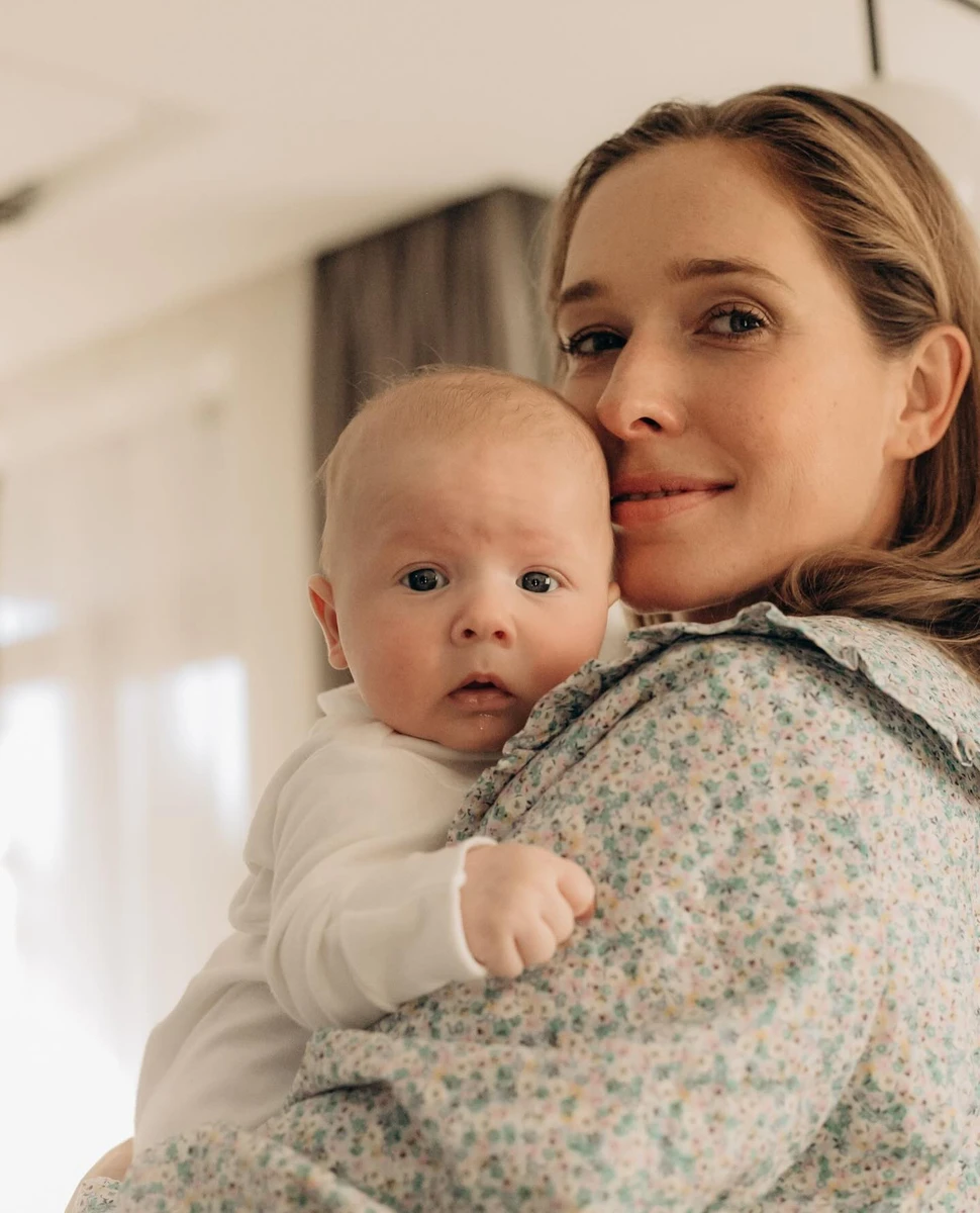 Катя Осадча з маленьким синочком