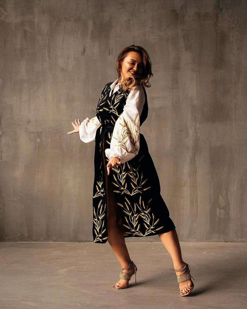 Акторка заміжня за нардепом Олександром Божковим і виховує з ним двох синів