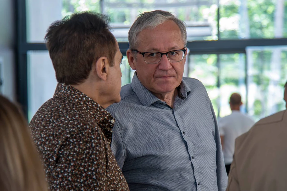 Посол України в США (2003-2005) Михайло РезнікПосол Словаччини в Україні Марек Шафін