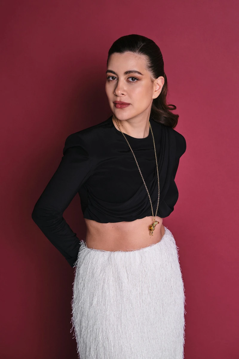 Раміна в фотосесії для Elle.ua