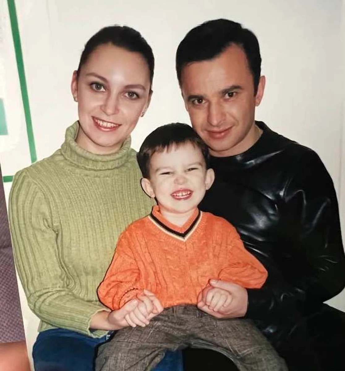 Третя дружина Віктора Павліка Лариса Созаєва та їхній спільний син Павло. Жінка зізнавалася, що знала про романи свого велелюбного чоловіка