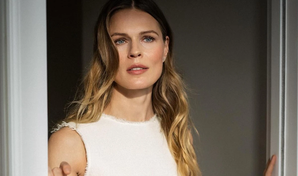 Ольга Фреймут позує для фото