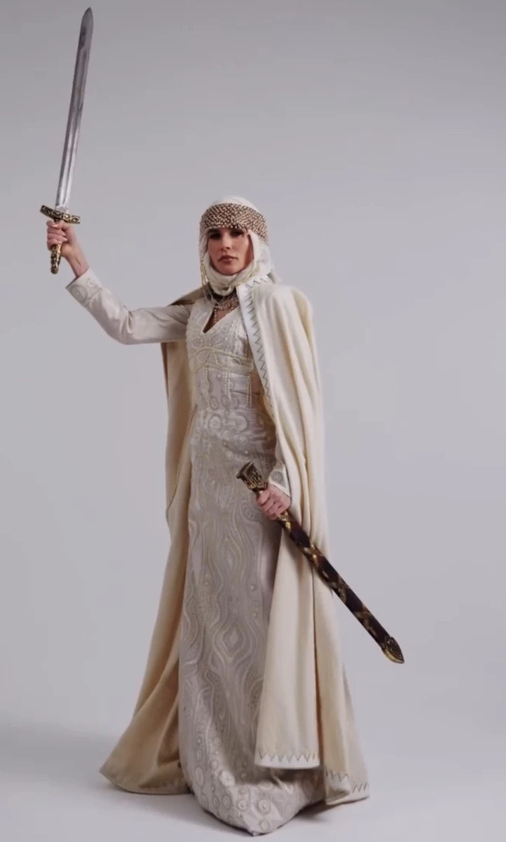 Наталка Денисенко попозувала в образі воїтельки