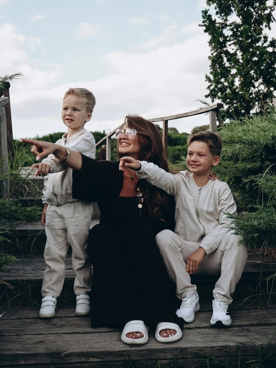 Анна Саліванчук наробила милих фото з синами серед природи
