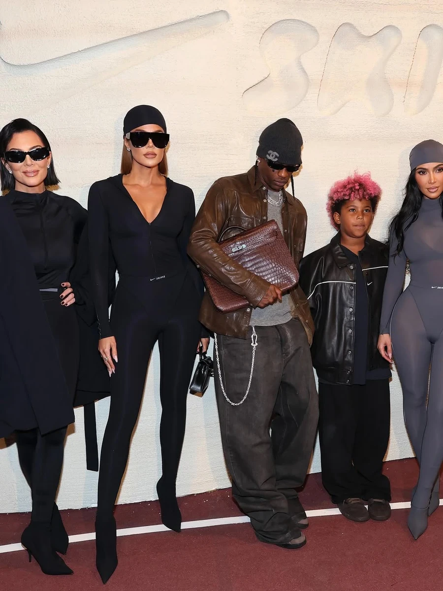 Кім Кардашян з мамою, сестрою і колишнім Кайлі Дженнер показалися на заході