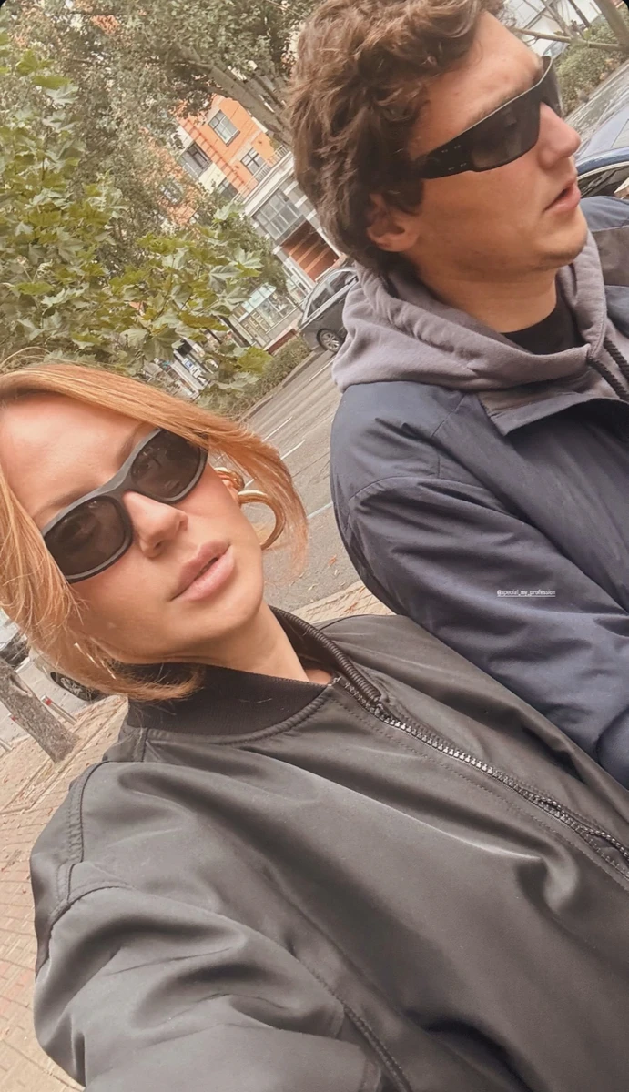 Леся Нікітюк показала фото з нареченим з їхньої прогулянки