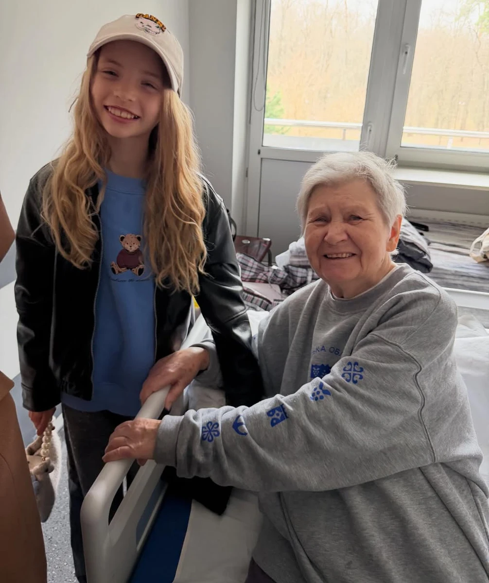 Міша Кацурін показав свою дочку та свою бабусю на милому фото