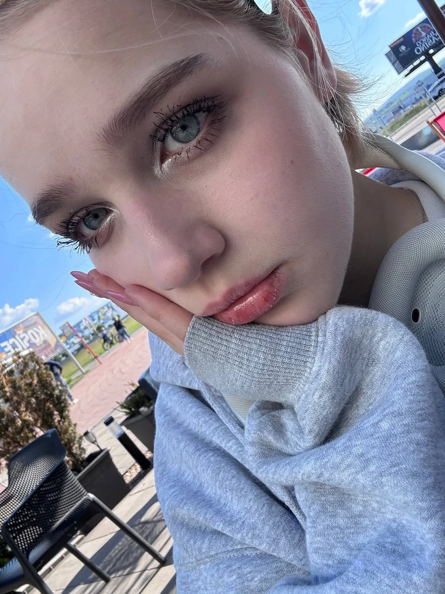Даша Трегубова показала фото дочки на її 15-річчя
