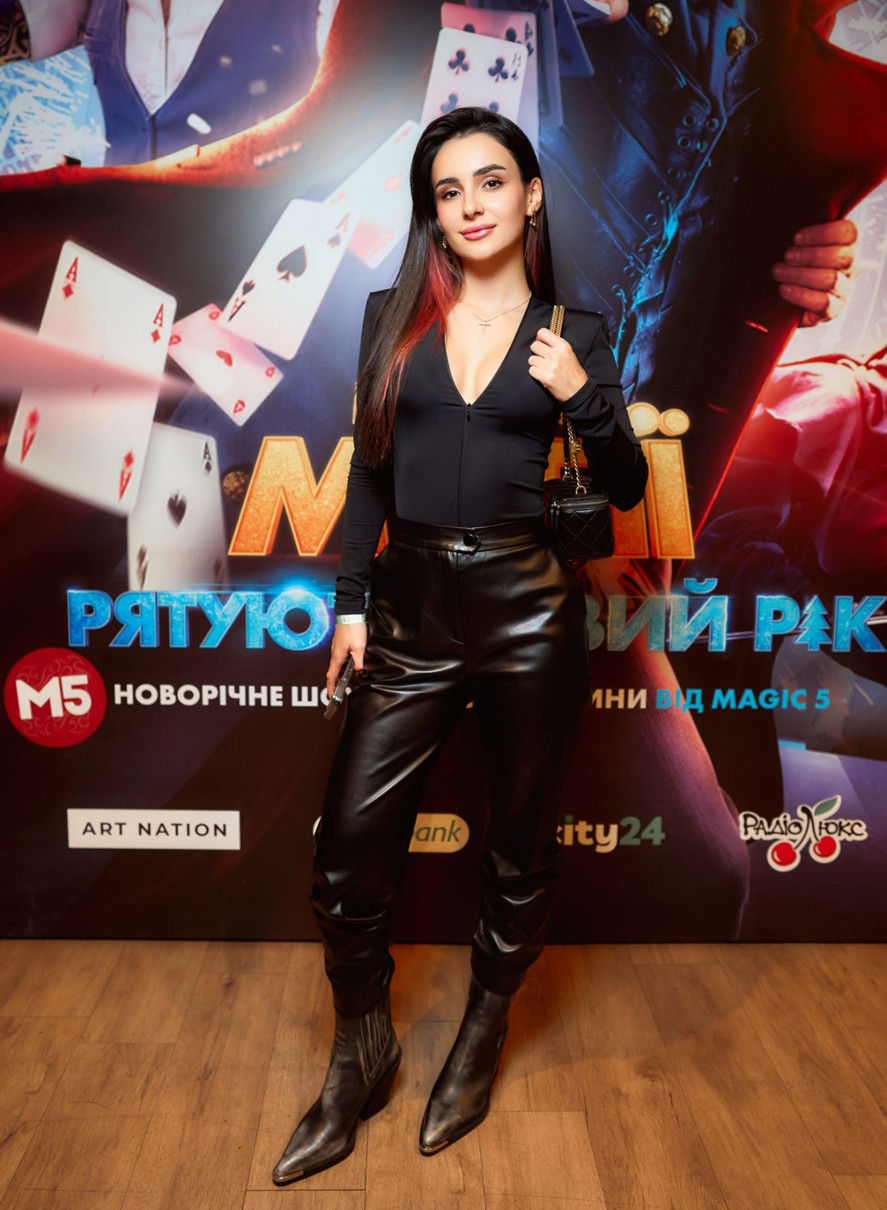 Анна Трінчер після гучного розлучення повертається до світського життя