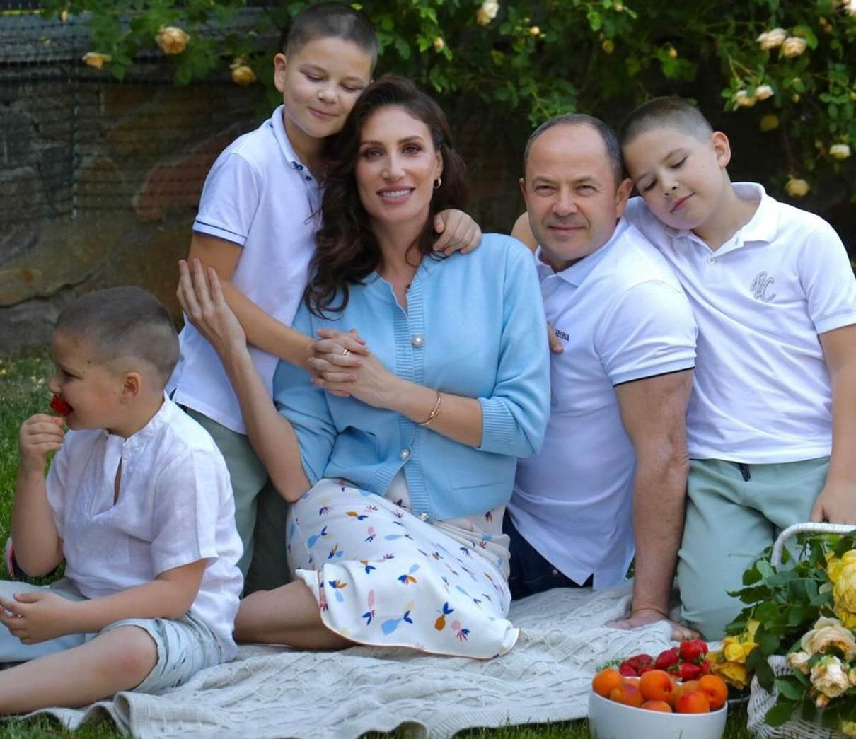 Сергій Тігіпко з дітьми і третьою дружиною