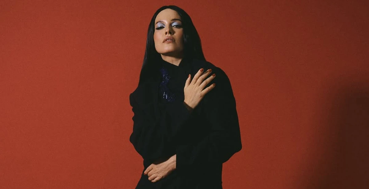 Даша Астаф'єва позує для фото