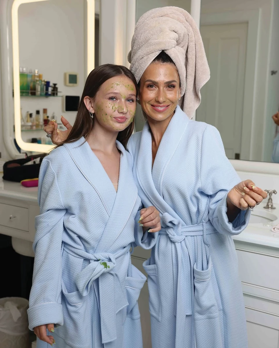 Дружина Болдуїна з донькою показалася з масками на обличчі