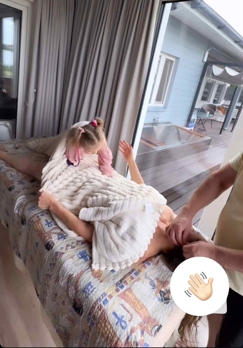 Чомусь 5-річна дівчинка була не в садочку 