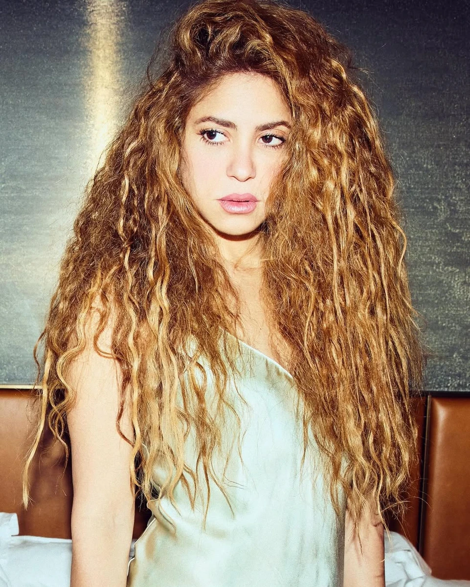 Шакіра з ефектними кучерями знялася для обкладинки відомого глянцю