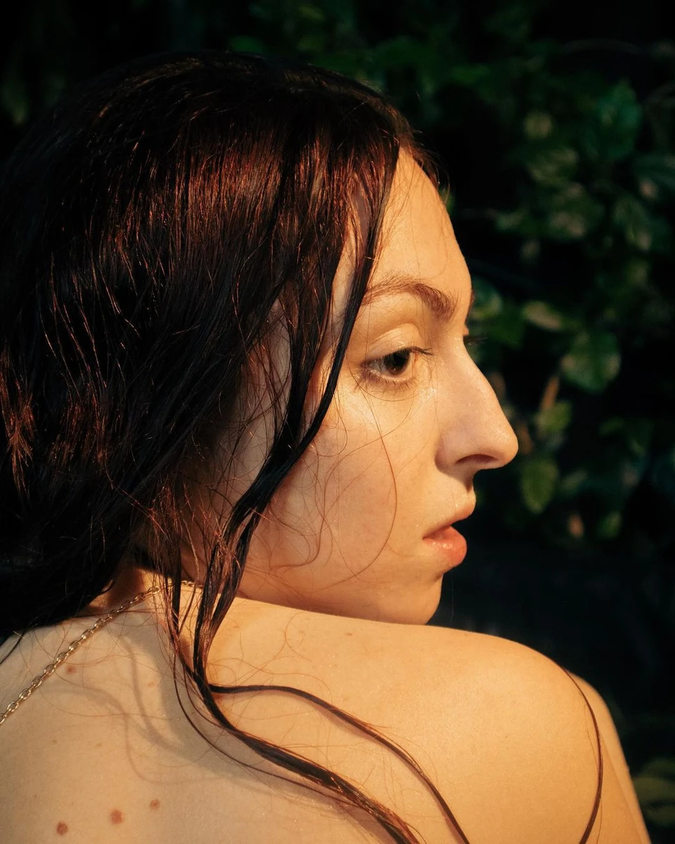 Маша Полякова без макіяжу попозувала для фото