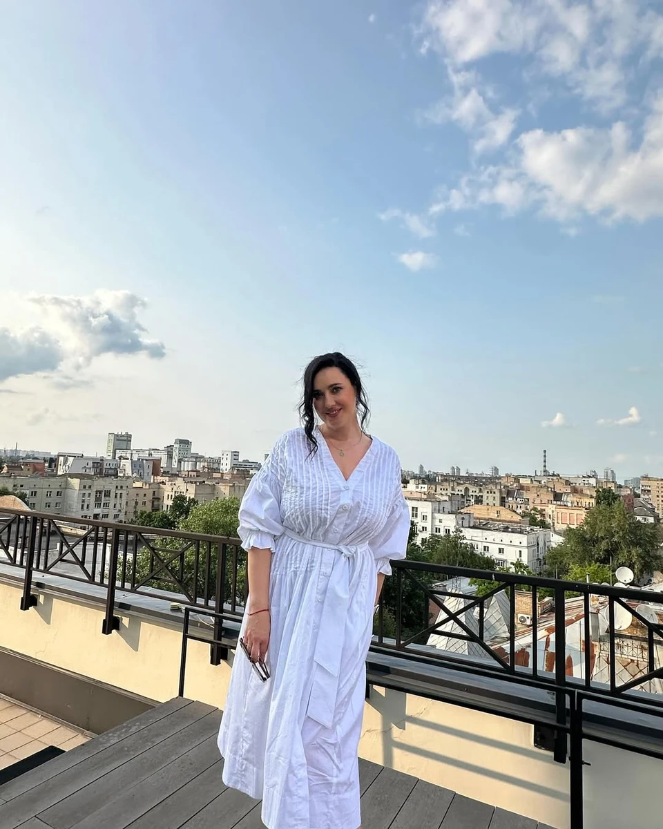 Соломія Вітвіцька у літньому луці пораділа своєму 44-річчю