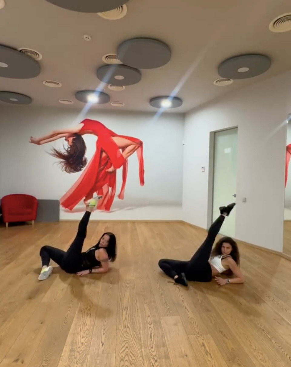 Ірина Горова у лосинах та майці ефектно потанцювала в студії