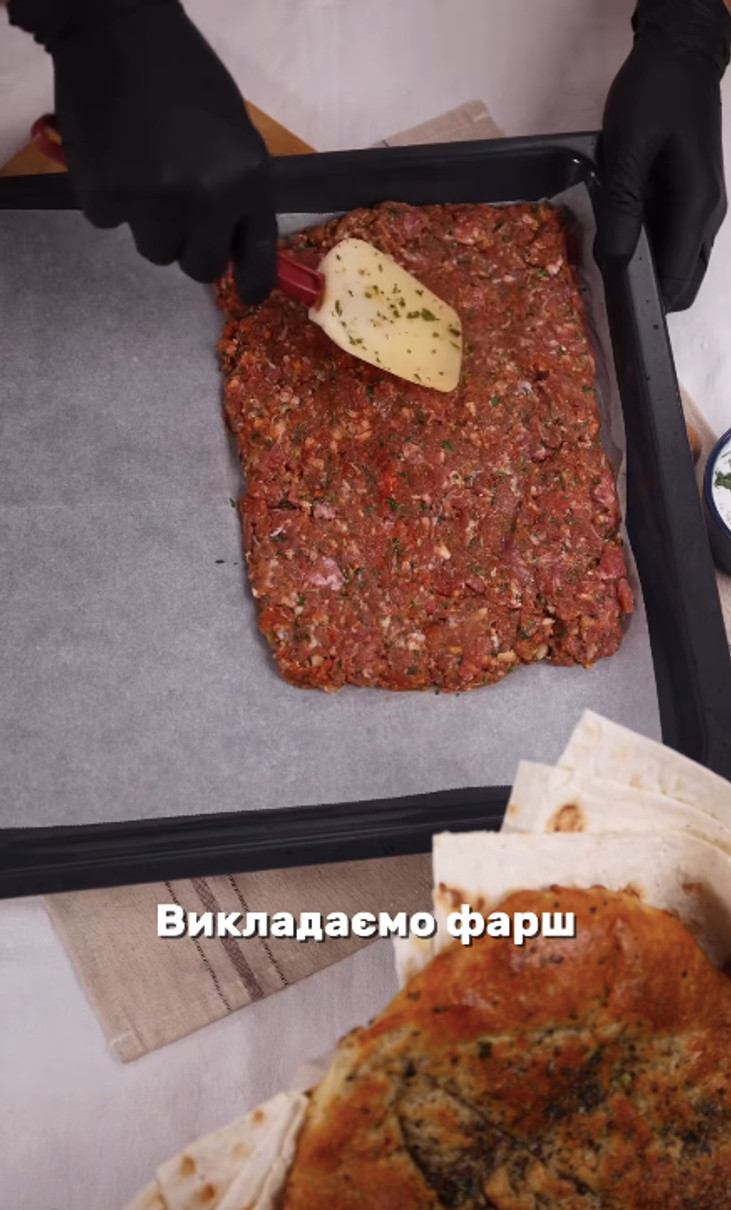 Ектор Хіменес-Браво показав приготування турецького кебаба