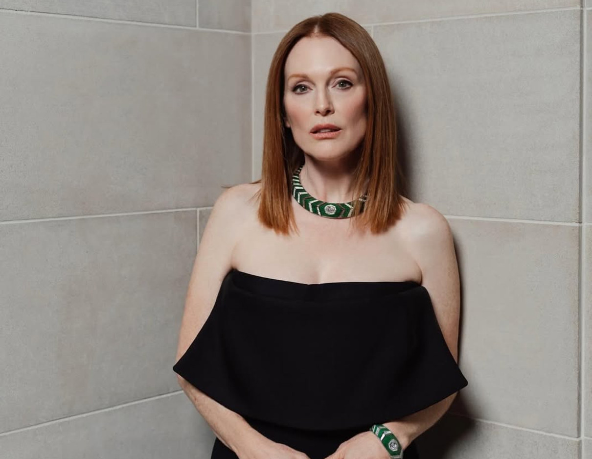 Джуліанна Мур позує для фото