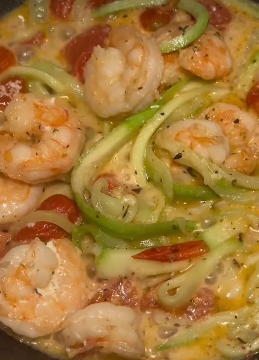 Додаємо сіль і спеції за смаком