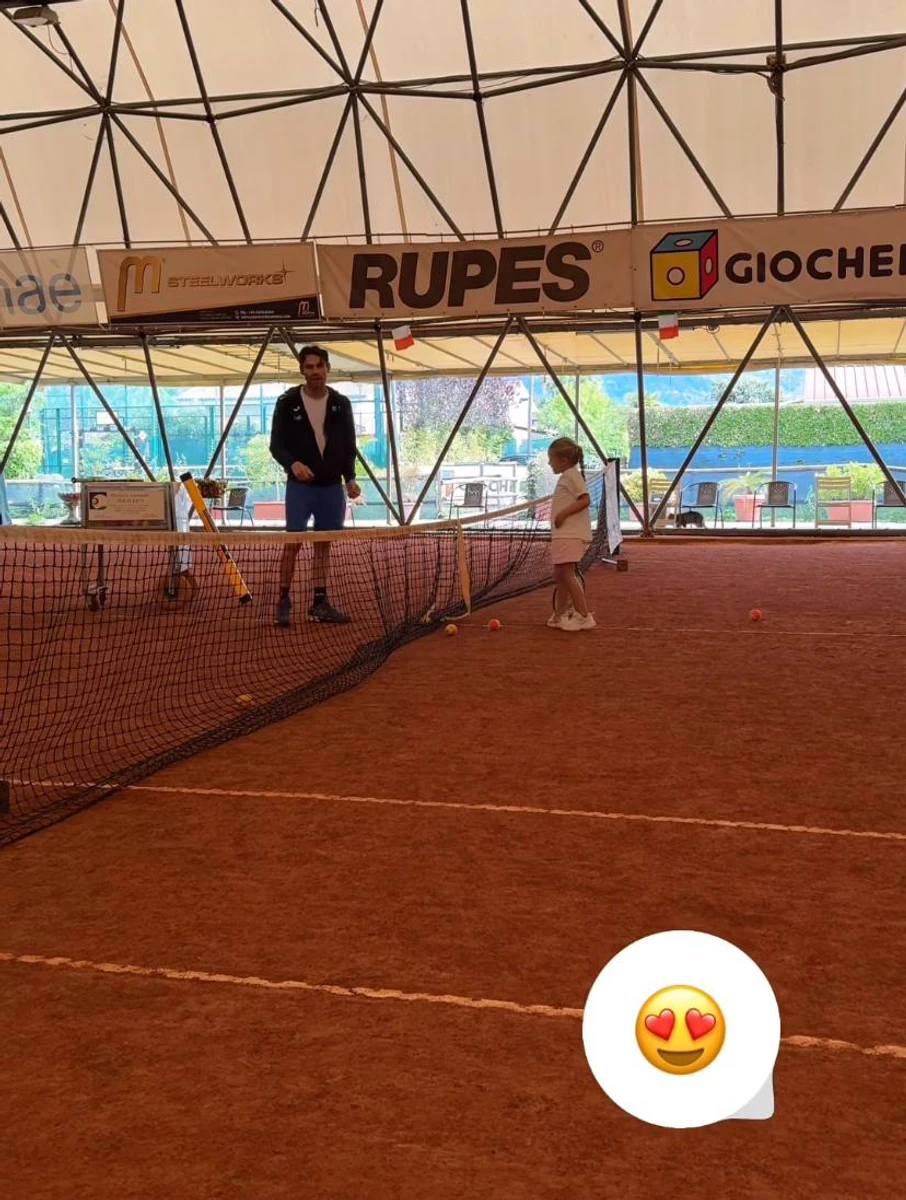 Дочка Санти Дімопулос