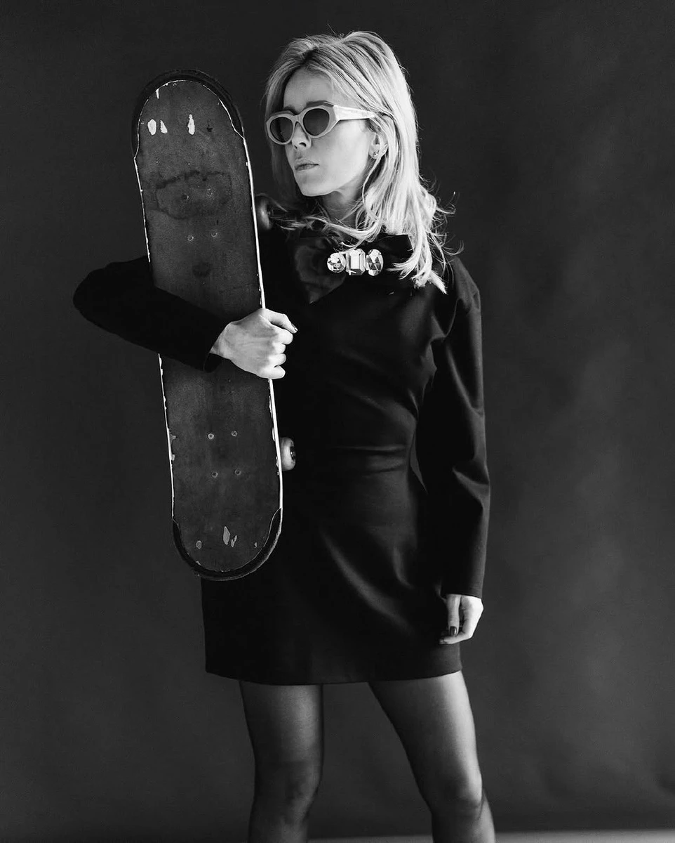 Катя Кузнецова зі скейтом