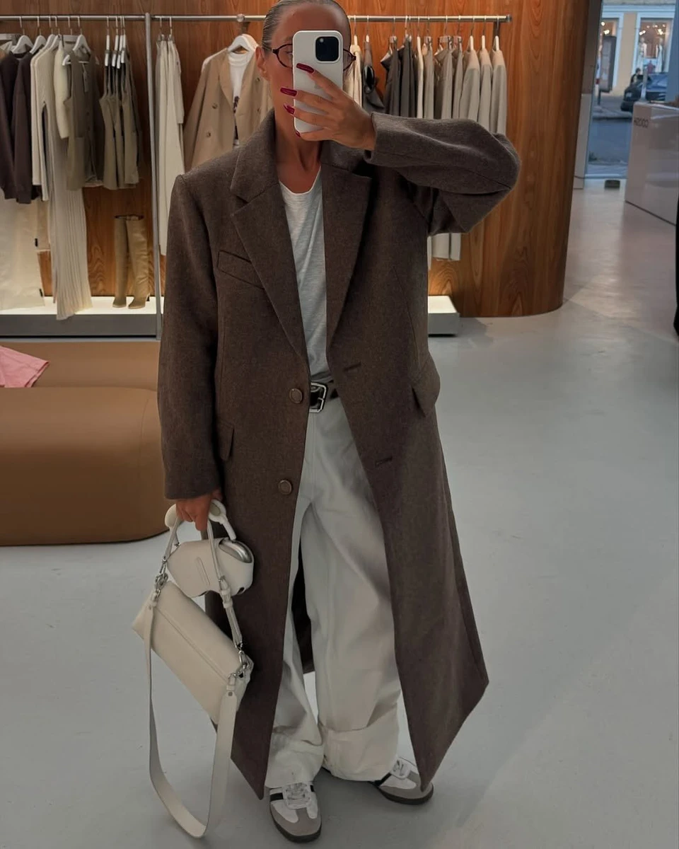 Образ з акцентним пальто