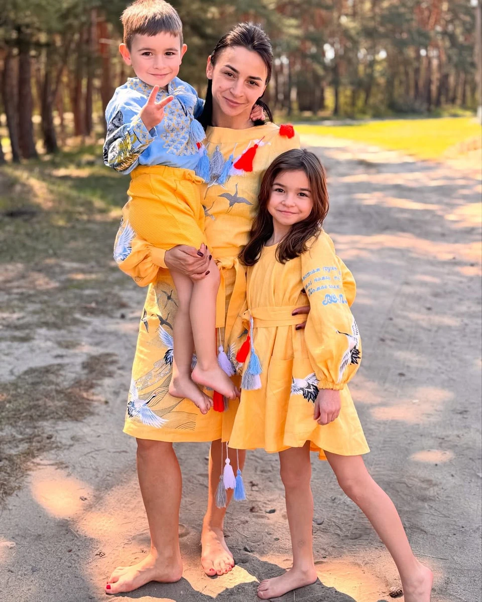 Ілона Гвоздьова показалася з сином і дочкою у вишиванках