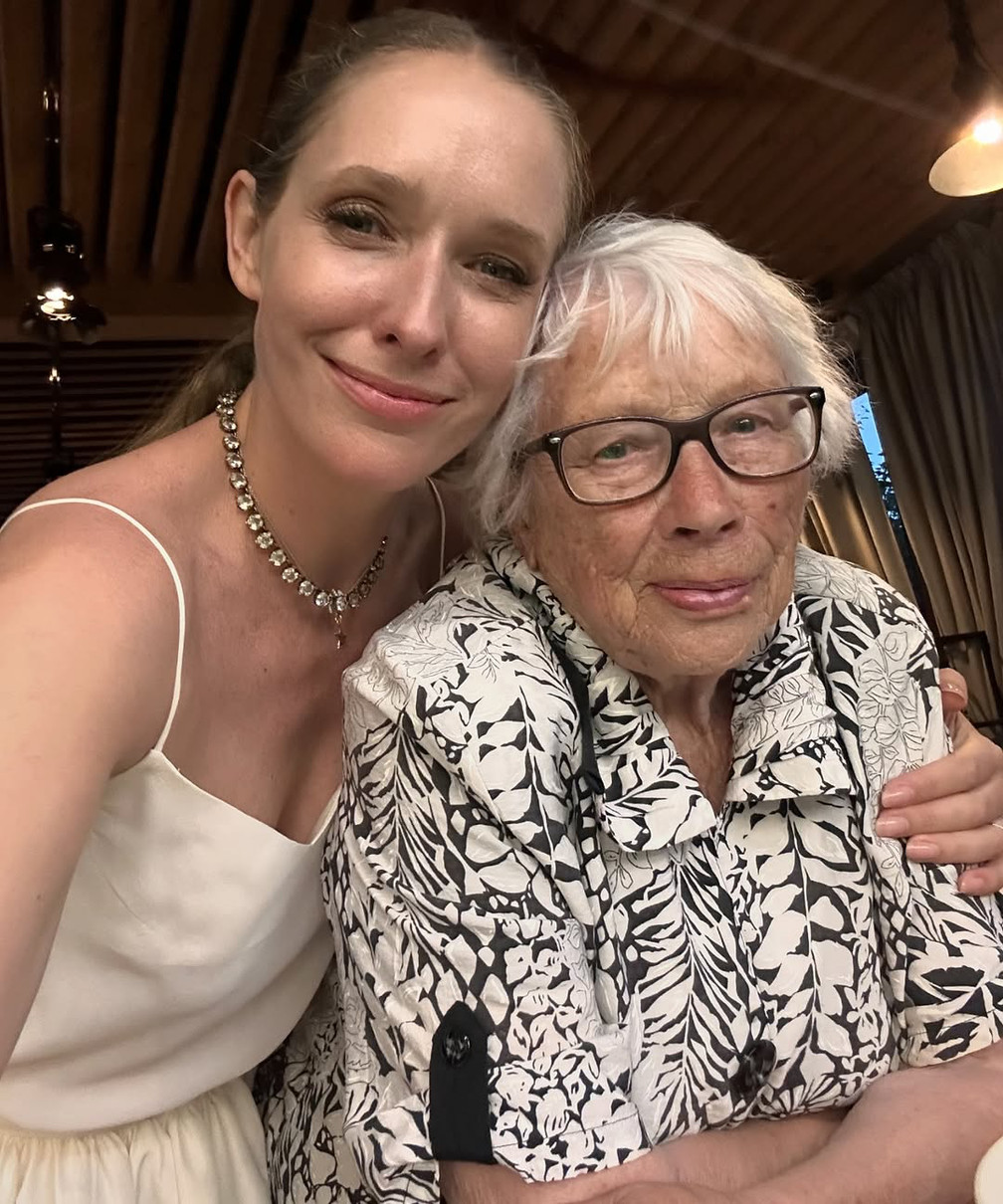 Катерина Осадча замилувала селфі з бабусею на її 90-річчя