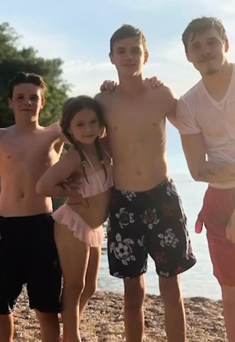 Девід і Вікторія Бекхеми показали усіх своїх дітей разом на тлі сварки