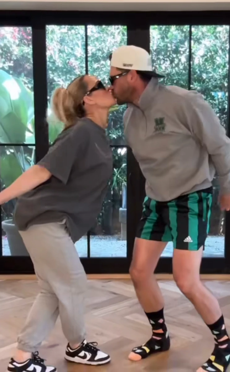 Чмерковський станцював у зеленому, щоб підтримати команду на Super Bowl