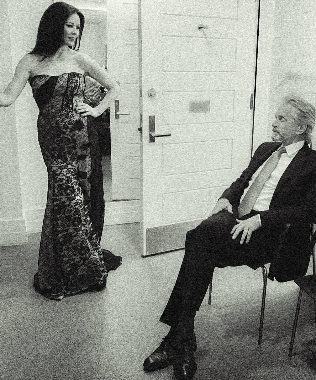 Ошатні Кетрін Зета-Джонс і Майкл Дуглас показалися на романтичному фото