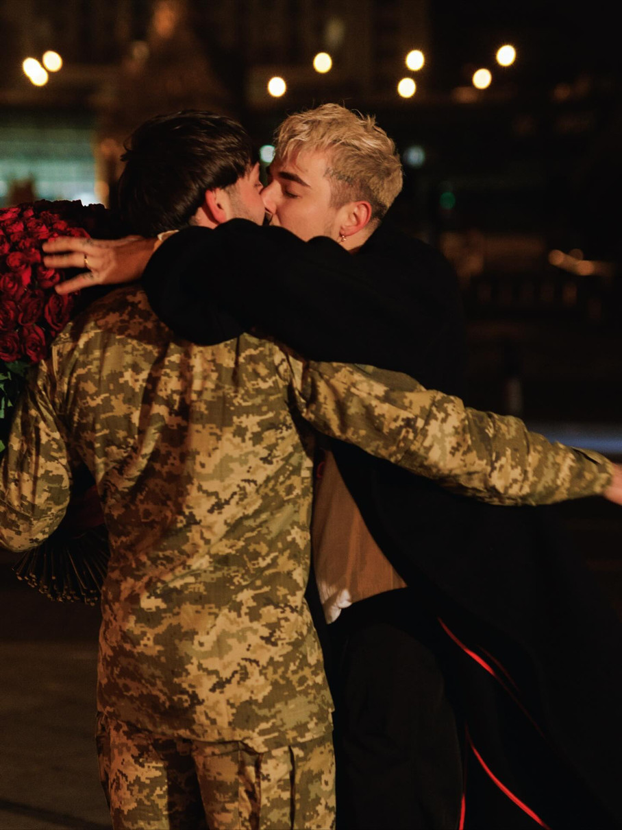 Melovin показався зі своїм коханим