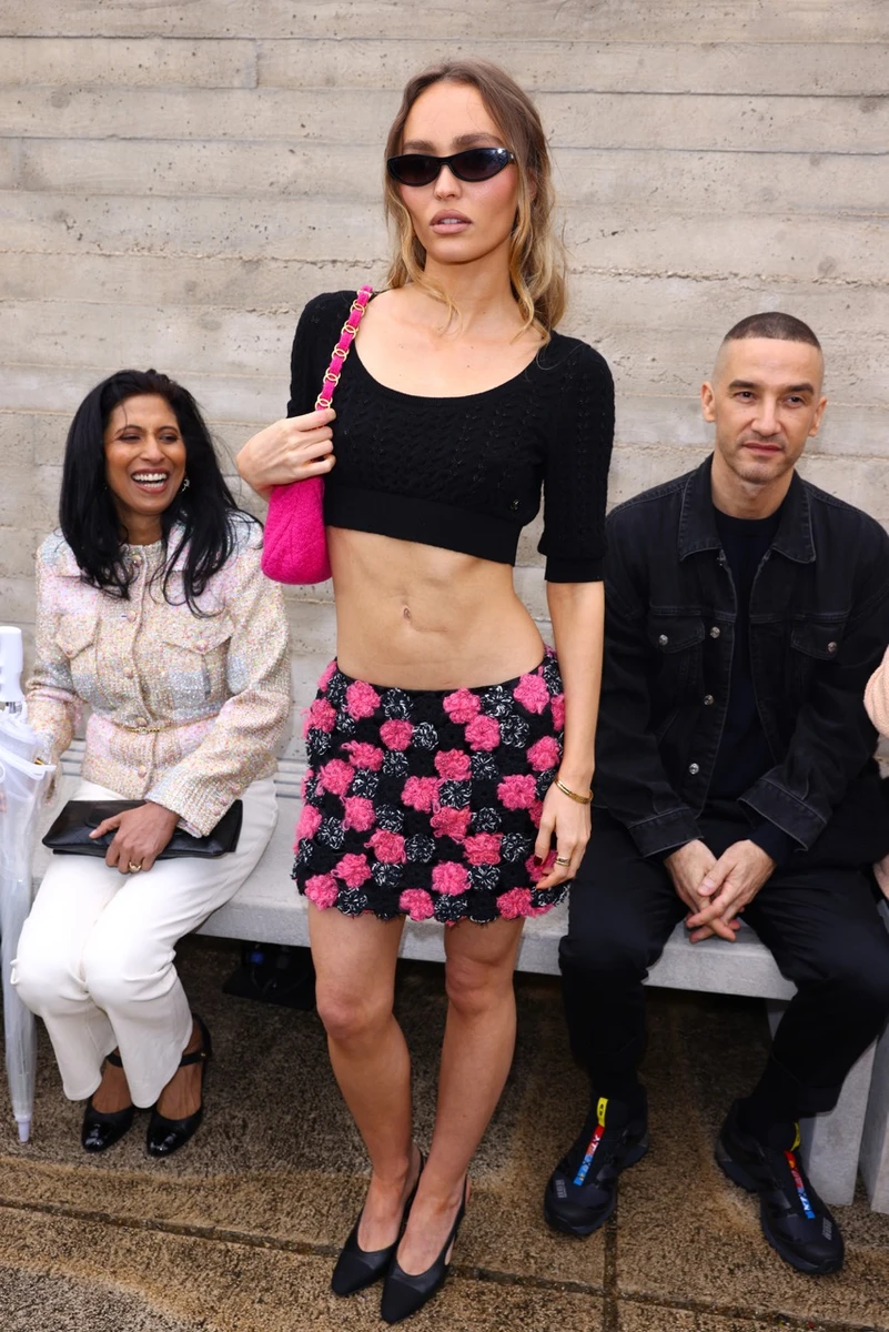 Лілі-Роуз показала струнку фігуру в міні та кроптопі