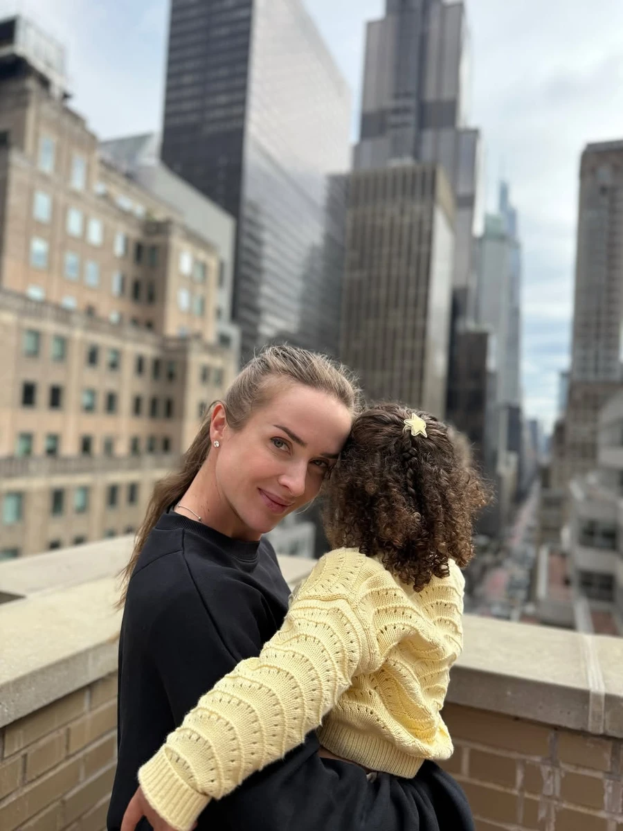 Еліна Світоліна зі своєю донечкою Скаї